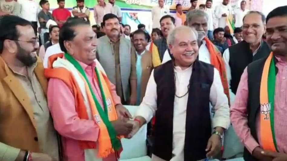 MP News: कांग्रेस को झटका, पूर्व विधायक 700 समर्थकों के साथ भाजपा में शामिल